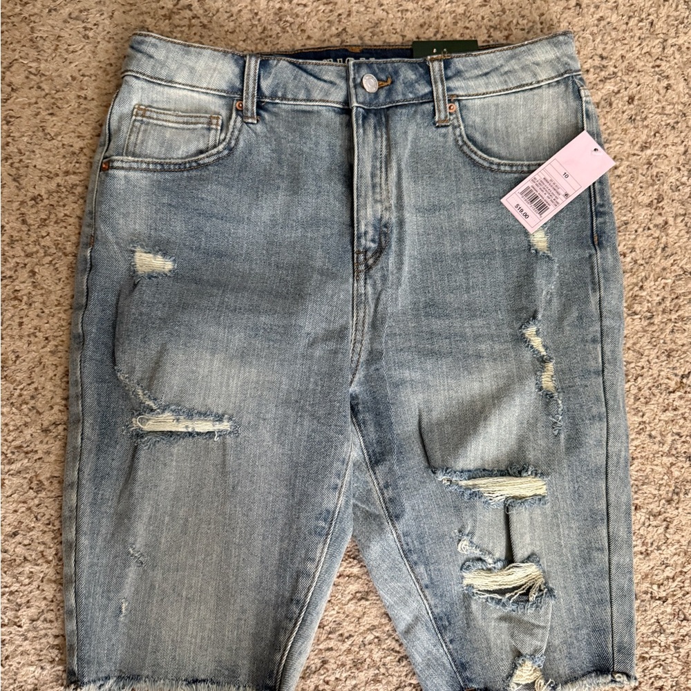 Wild Fable light wash Distressed Jean “biker” Shorts sz10